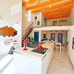 Beautiful Large Sea Front Duplex Loft דירה Kalkara