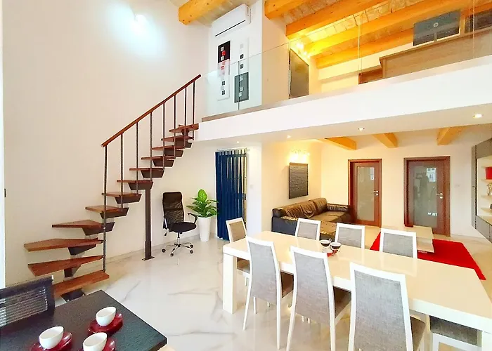 Beautiful Large Sea Front Duplex Loft Apartamento