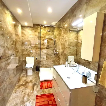 Beautiful Large Sea Front Duplex Loft Apartment *