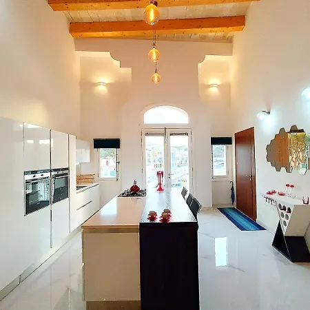 Beautiful Large Sea Front Duplex Loft Kalkara