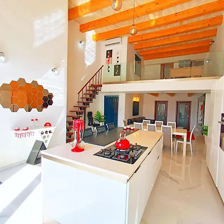 Beautiful Large Sea Front Duplex Loft Apartment Kalkara