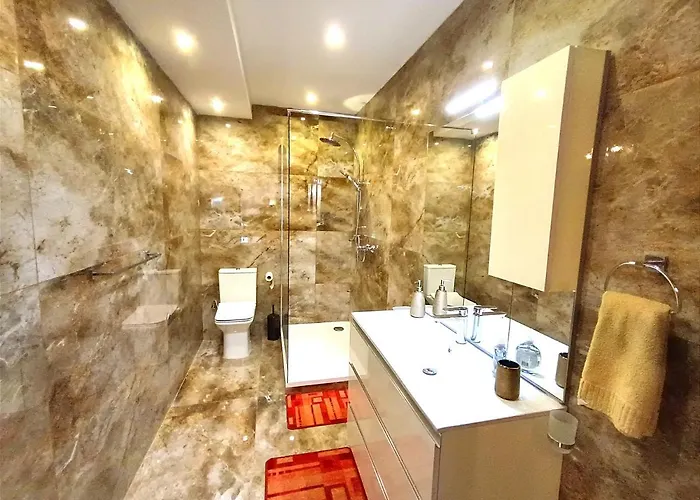 Beautiful Large Sea Front Duplex Loft Апартаменты *